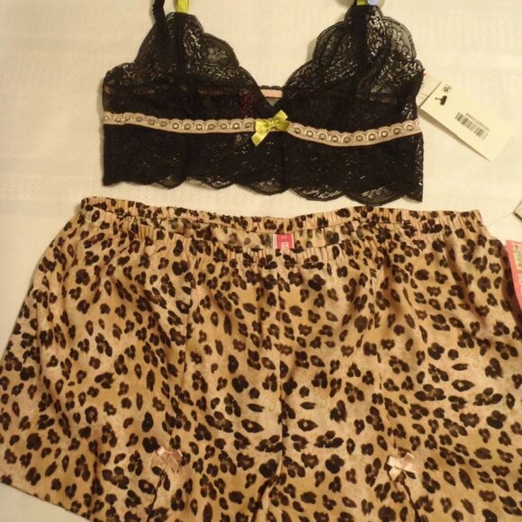 COSMOPOLITAN Medium Pajama Short Small Lace Bra Top NWT Sleepwear - Picture 6 of 8